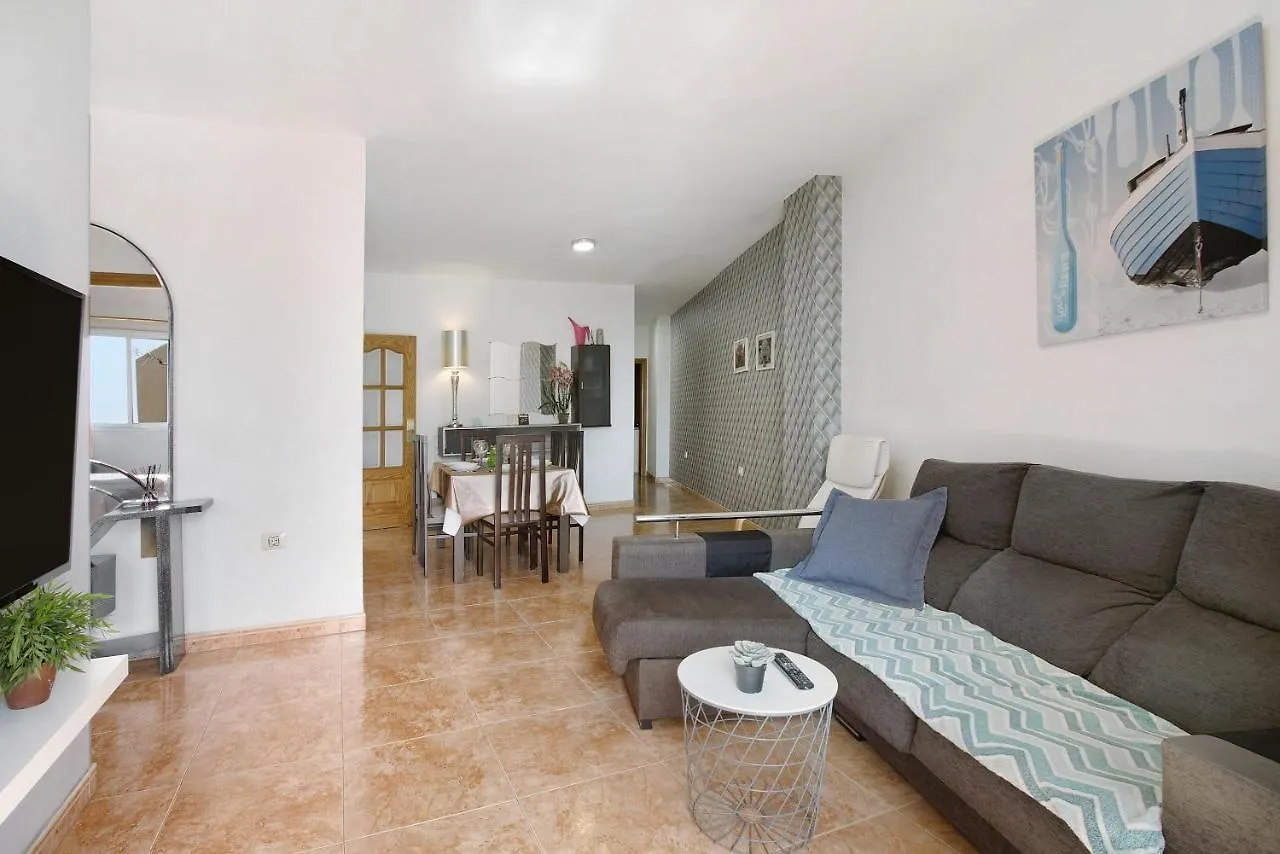 Ferienhaus 3 Bedroom Apartment Near Sta Cruz Santa Cruz de Tenerife Spanien