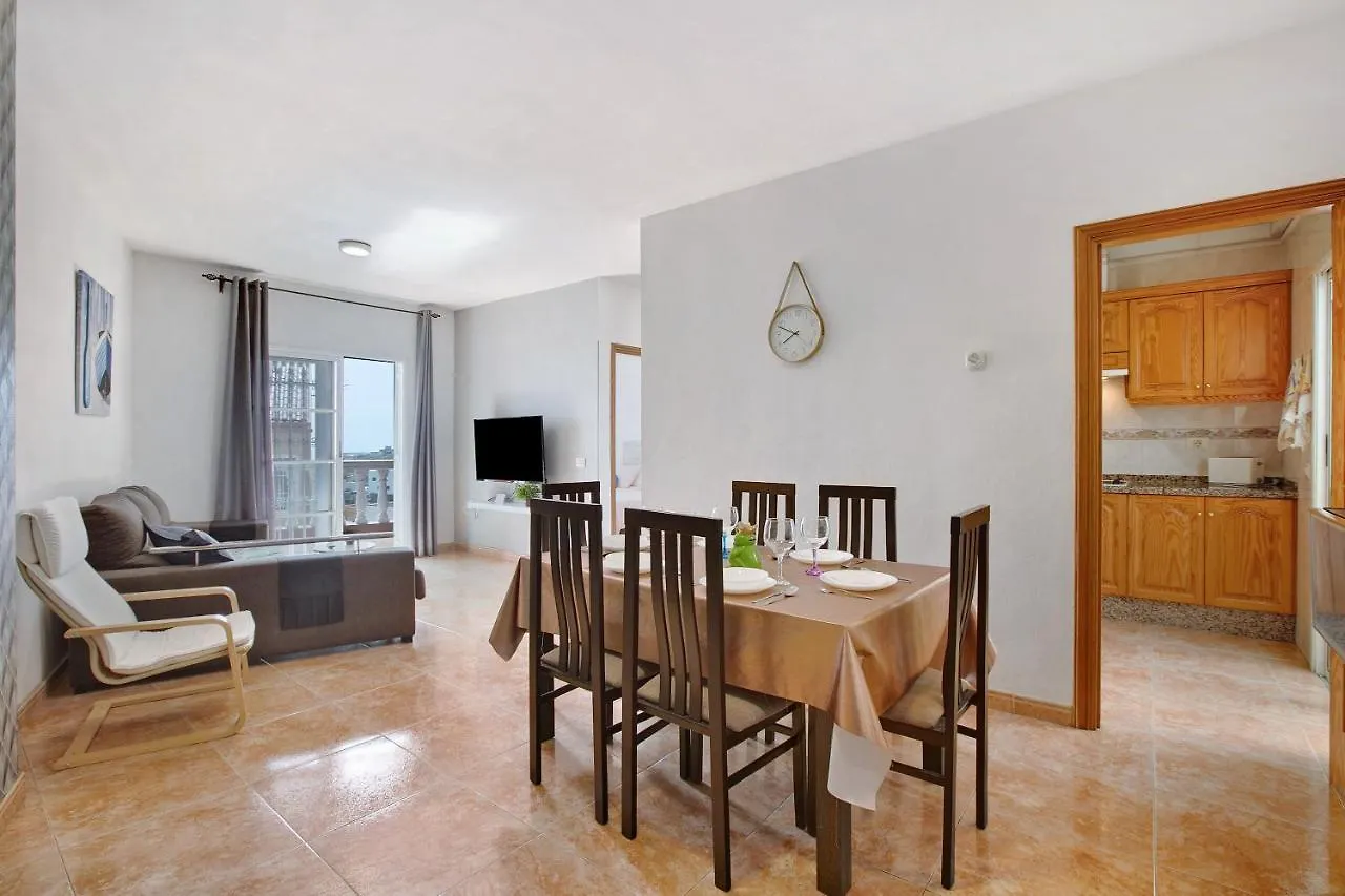 Ferienhaus 3 Bedroom Apartment Near Sta Cruz Santa Cruz de Tenerife Spanien